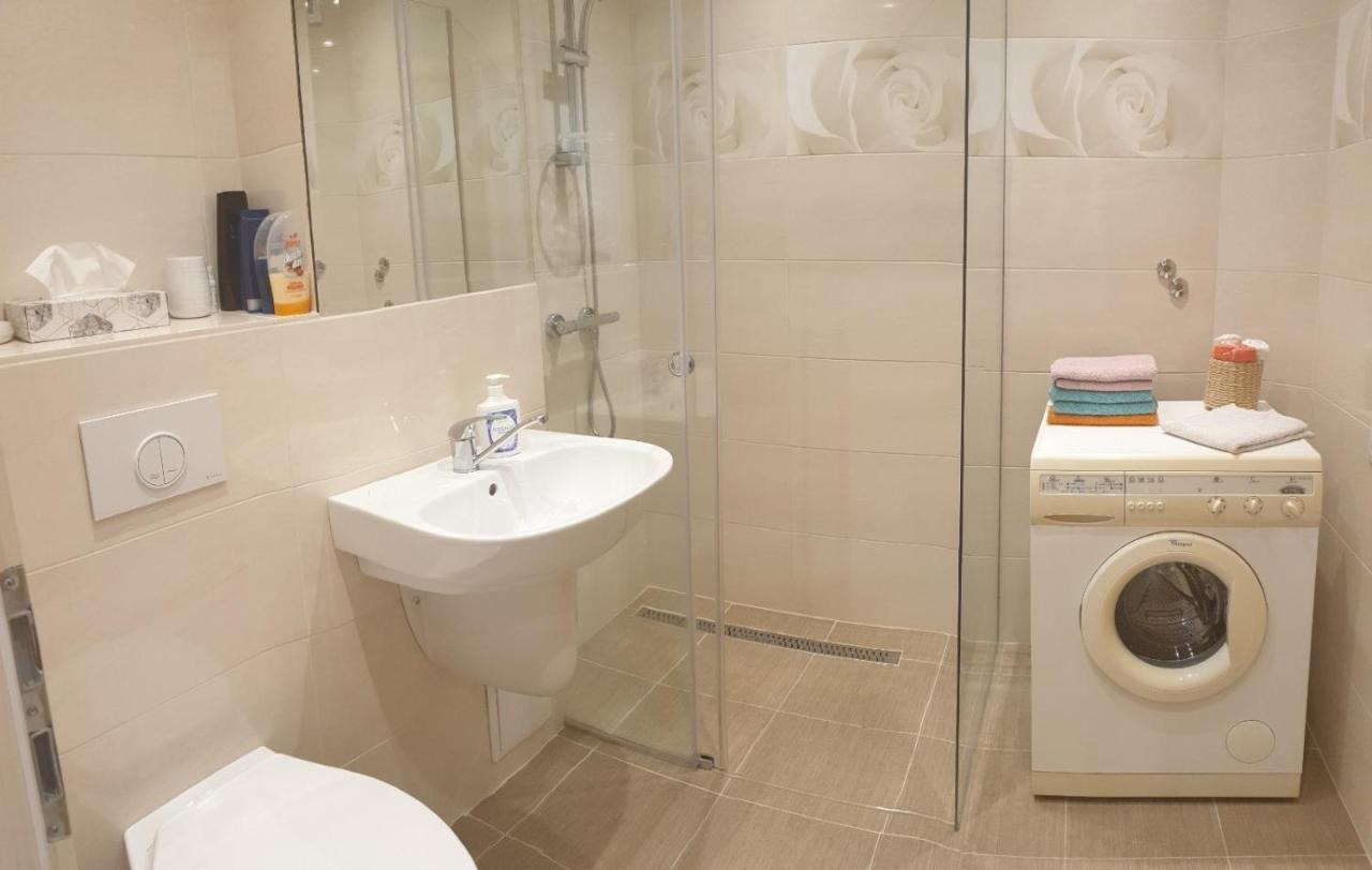 Orhidea Apartman Gheorgheni  Luaran gambar